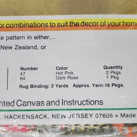 Vintage NEW Spinnerin Latch Hook Rug Pillow Printed Canvas Christmas Bells Holly - Picture 4 of 4